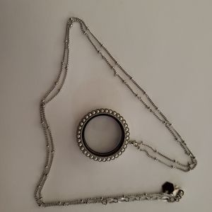 Origami owl locket and chain